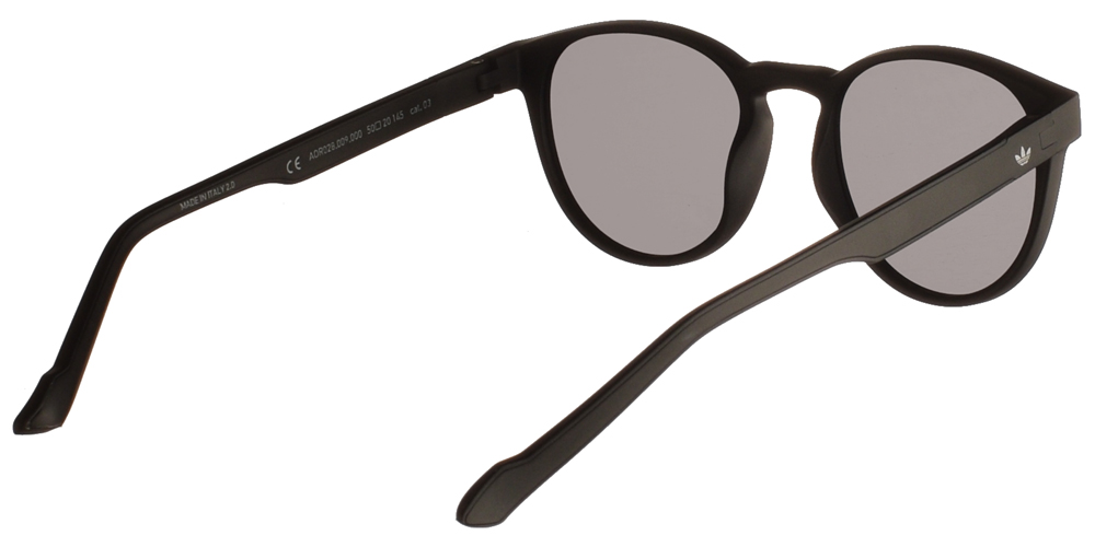 Ανδρικά κοκάλινα γυαλιά ηλίου Adidas Originals AOR028 009 σε μαύρο ματ χρώμα και επίπεδους σκουρόχρωμους γκρι φακούς για μικρά και μεσαία πρόσωπα.