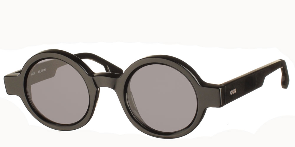 Κοκάλινα unisex στρογγυλά γυαλιά ηλίου Adrian μαύρα με  γκρι σκούρους polarized φακούς της εταιρίας Komono για όλα τα πρόσωπα.