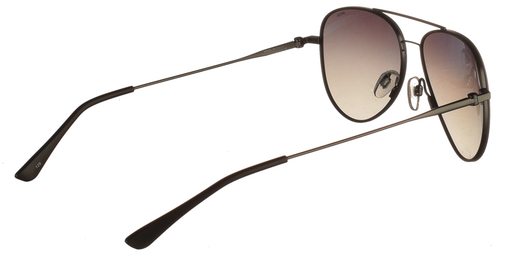Διαχρονικά ανδρικά πιλοτικά μεταλλικά γυαλιά ηλίου P1001A μολυβί με γκρι πράσινους ντεγραντέ polarized φακούς της εταιρίας Invu πιο κατάλληλα για μεσαία και μικρά πρόσωπα.